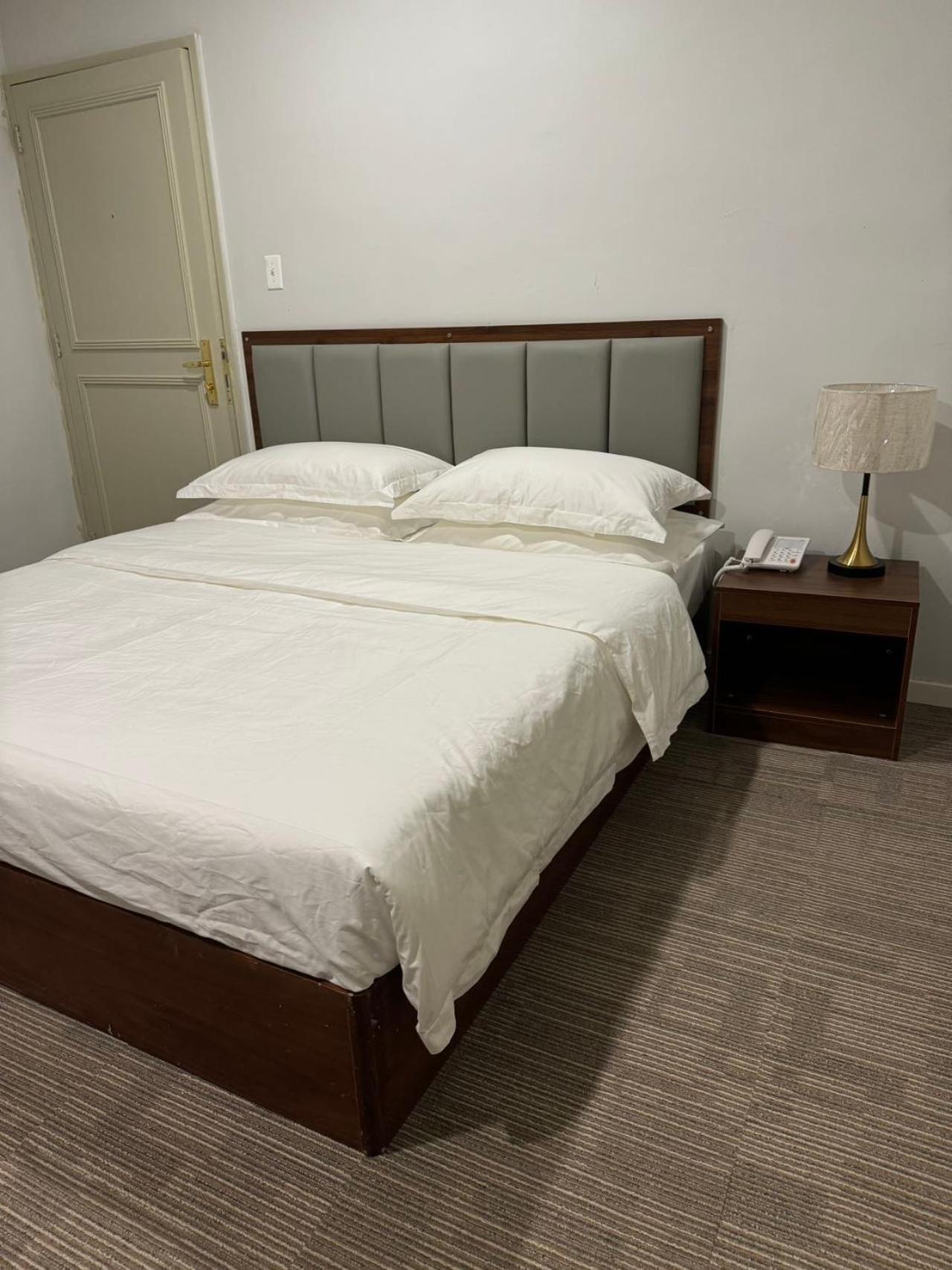 גרפאן Water Bay Hotel Saipan מראה חיצוני תמונה