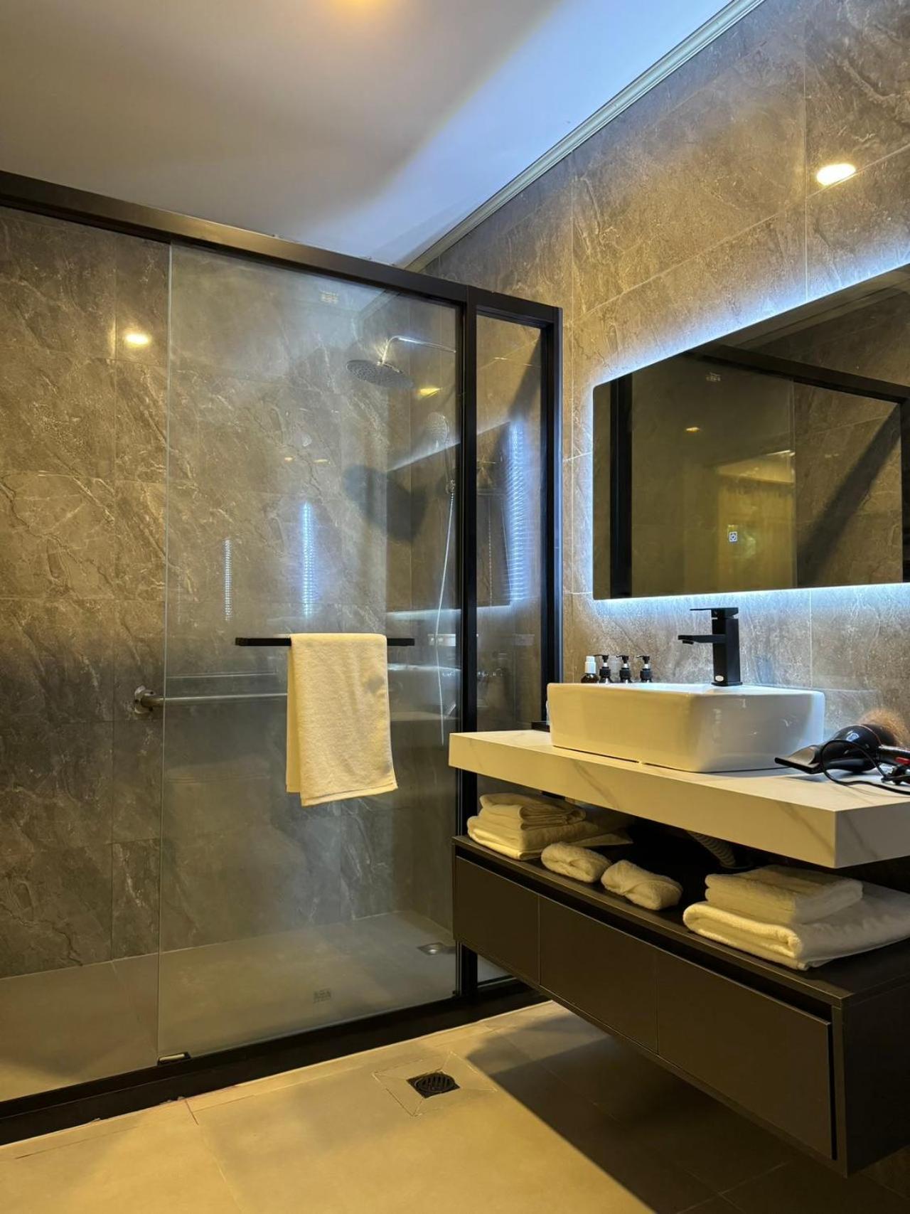 גרפאן Water Bay Hotel Saipan מראה חיצוני תמונה